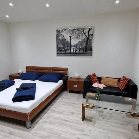 Apartment Flora - Late Check-Out At Noon 12 O Clock For Free 布拉迪斯拉发 外观 照片