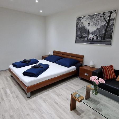 Apartment Flora - Late Check-Out At Noon 12 O Clock For Free 布拉迪斯拉发 外观 照片